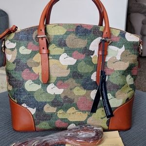 ⭐SOLD⭐Dooney & Bourke Camo Duck Domed Satchel